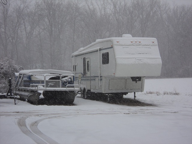 trailers-snow